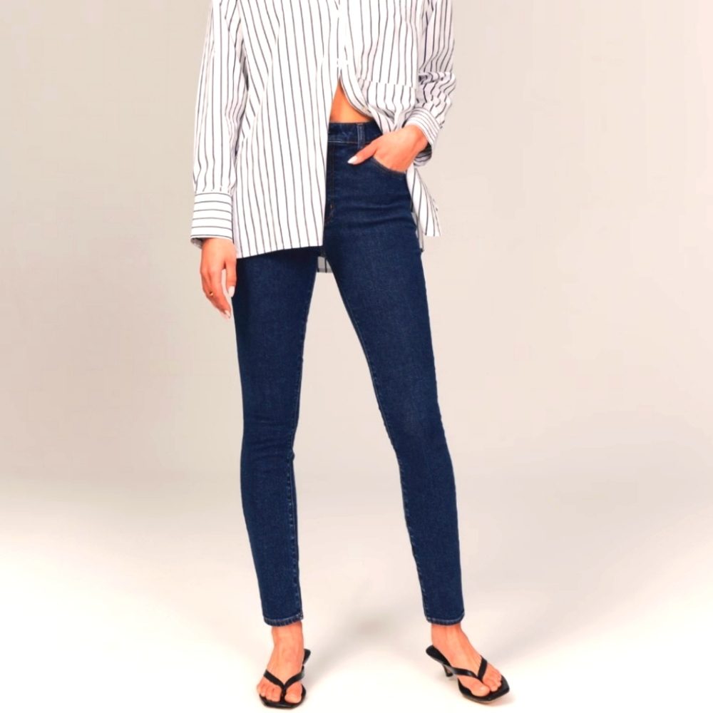 Abercrombie & Fitch Dark Wash Skinny Jean